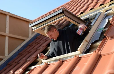 Pose de fenêtres de toit Velux à Cazeneuve-Montaut